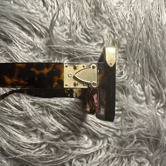 Fashion Nova Sunglasses - Picture 6 of 6